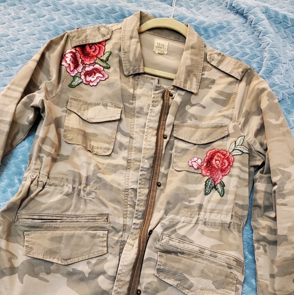 Ladies Jacket - Picture 1 of 9